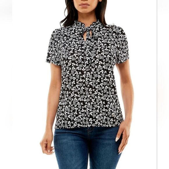 NWT ADRIENNE VITTADINI Mockneck Keyhole Blouse Top Medium - Picture 2 of 6